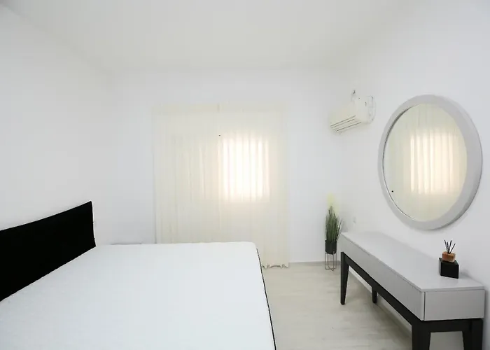 City Center Luxury Apartment In Netanya
