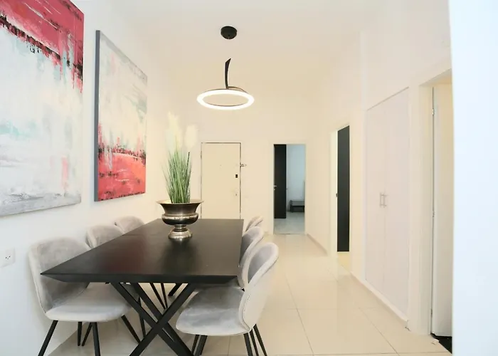 City Center Luxury Apartment In Netanya